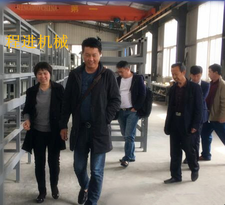 歡迎泰國客戶來廠驗收機械