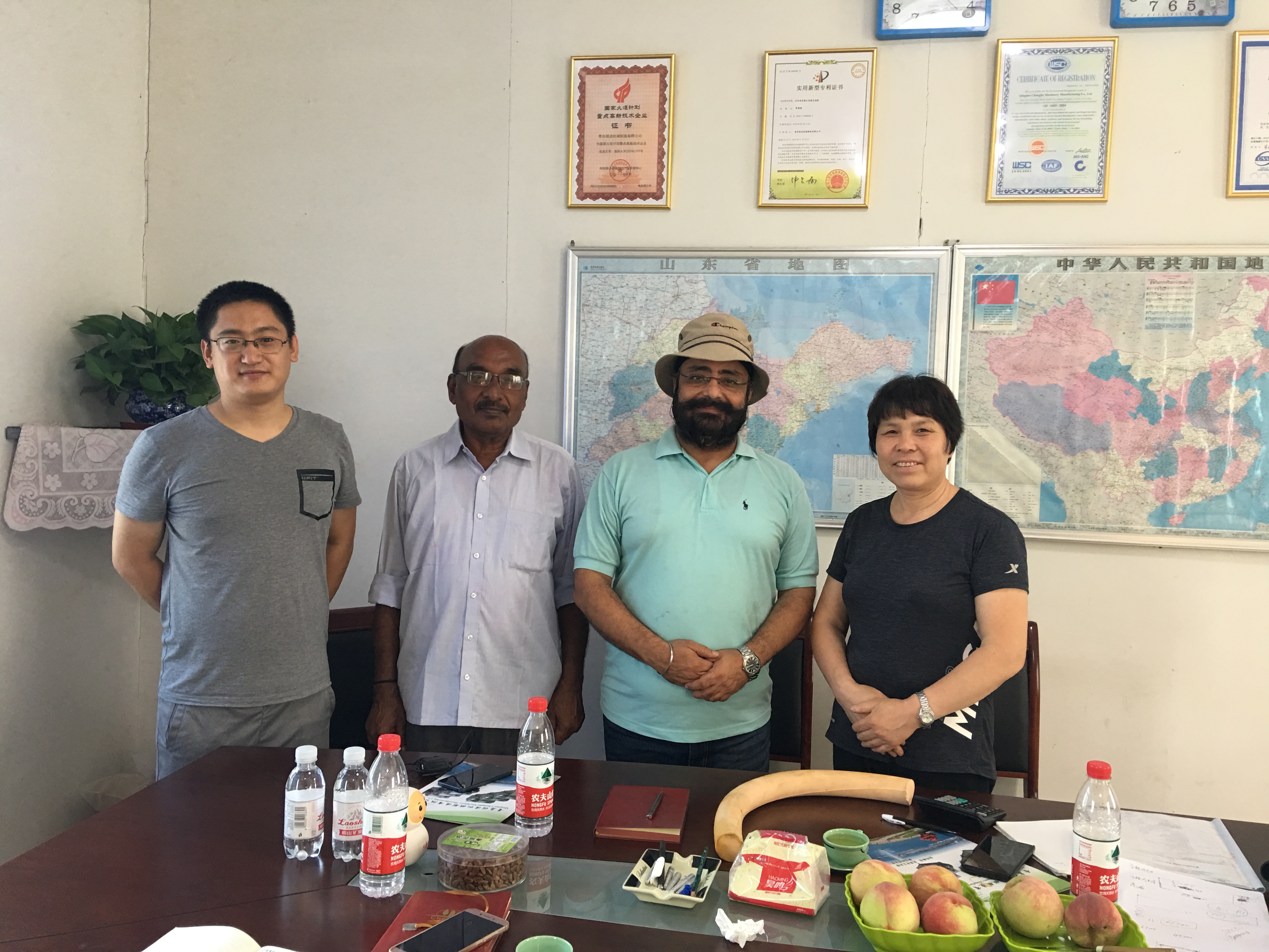 乳膠設(shè)備考察