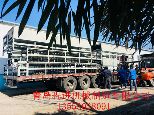 乳膠發(fā)泡機(jī)借鑒德國技術(shù)生產(chǎn)