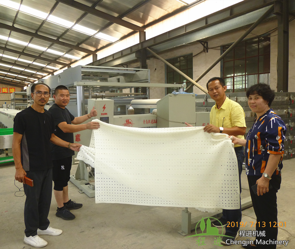 歡迎泰國客戶來程進公司訂購機械